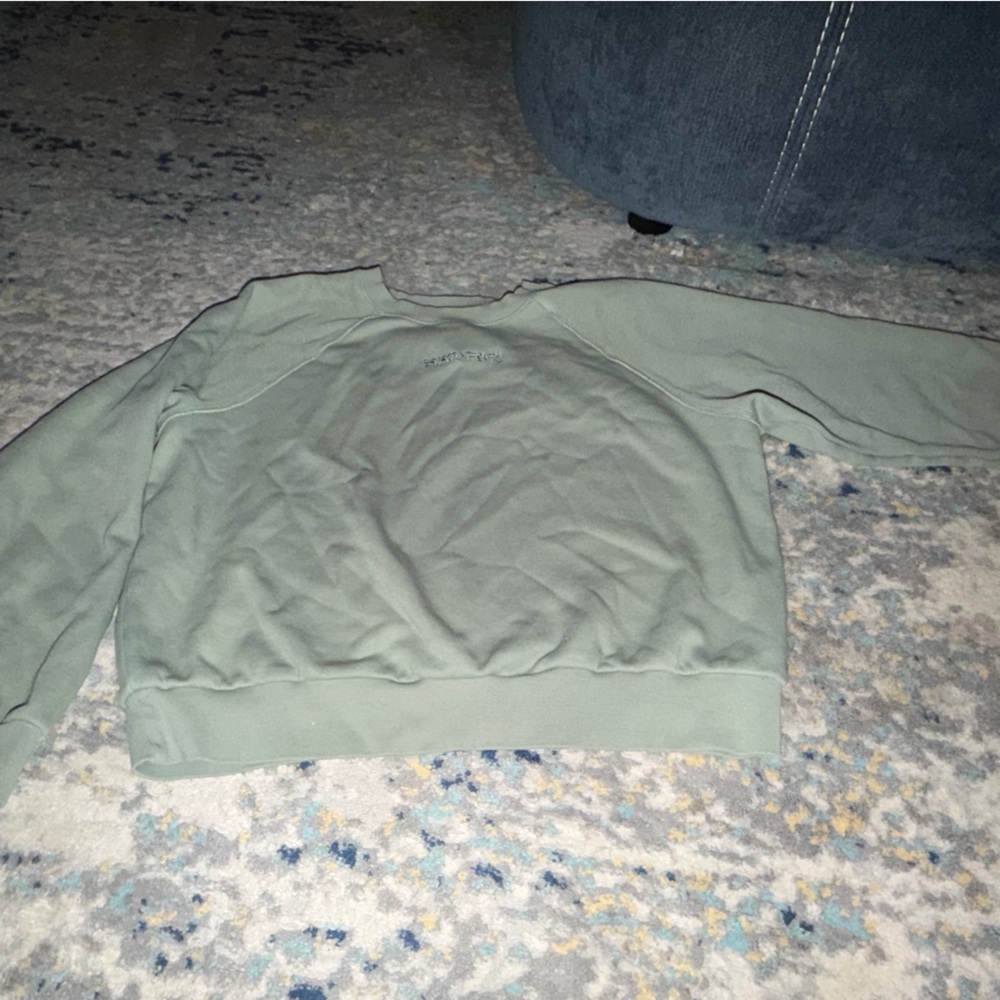 Green pullover